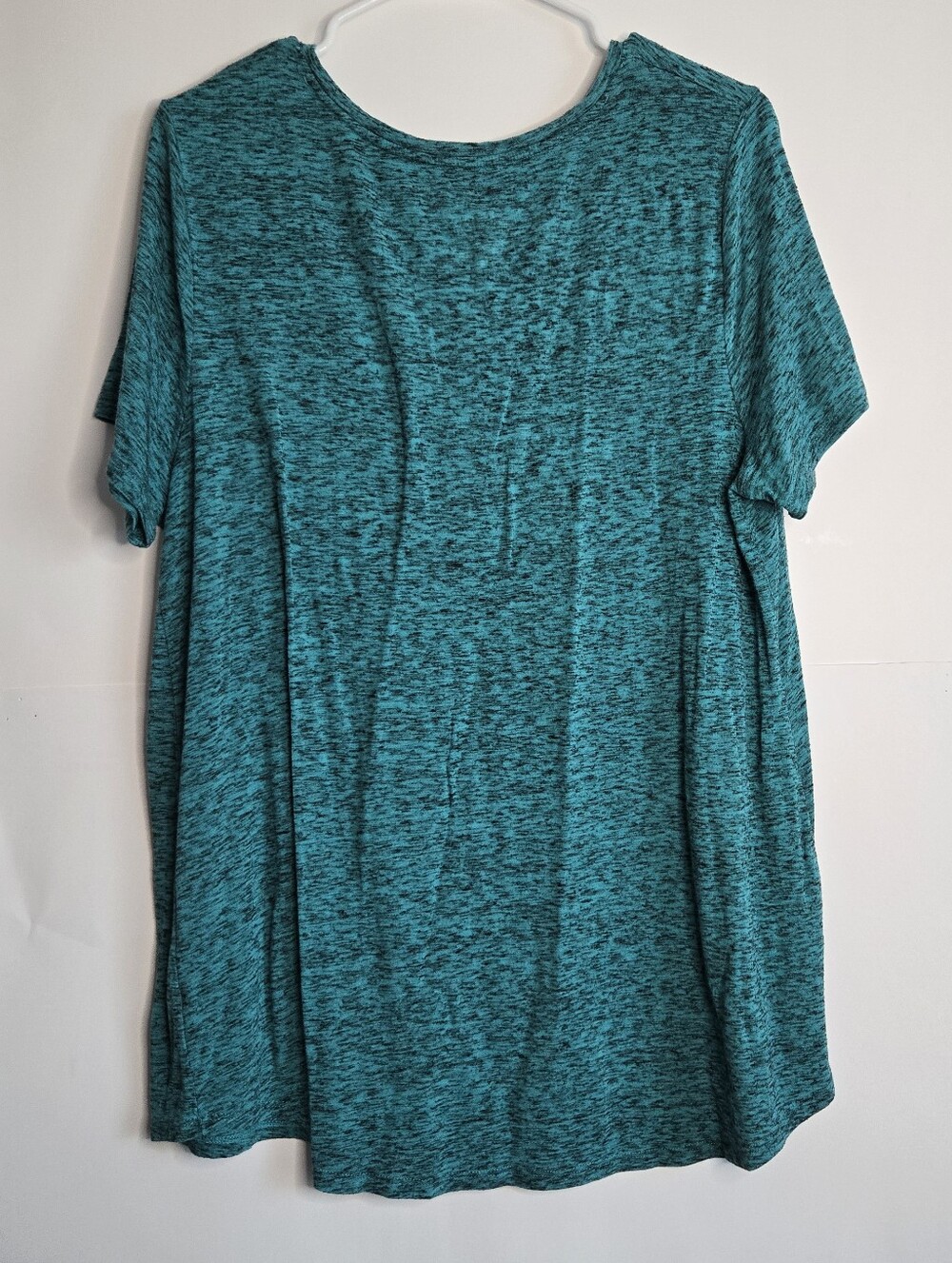 EVRI Women’s Size 1X Teal V-Neck Modern Tee Shirt - Picture 3 of 5